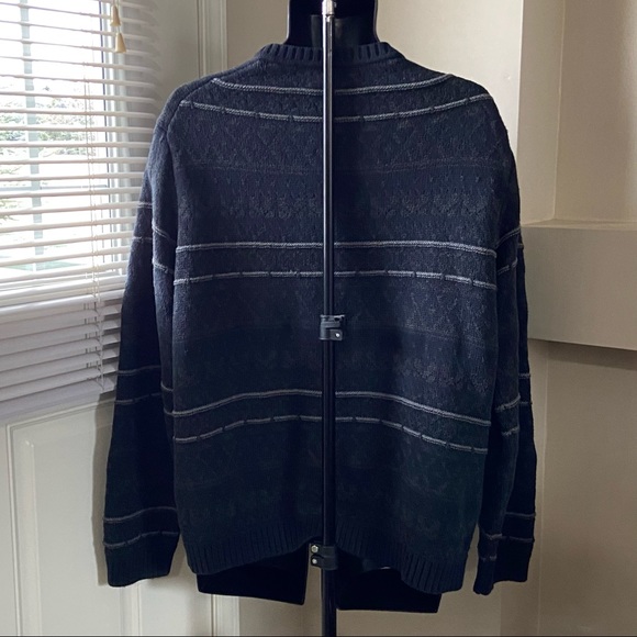 Tommy Hilfiger men 100% cotton long sleeves crew neck sweater. Size L. Used - Picture 4 of 9